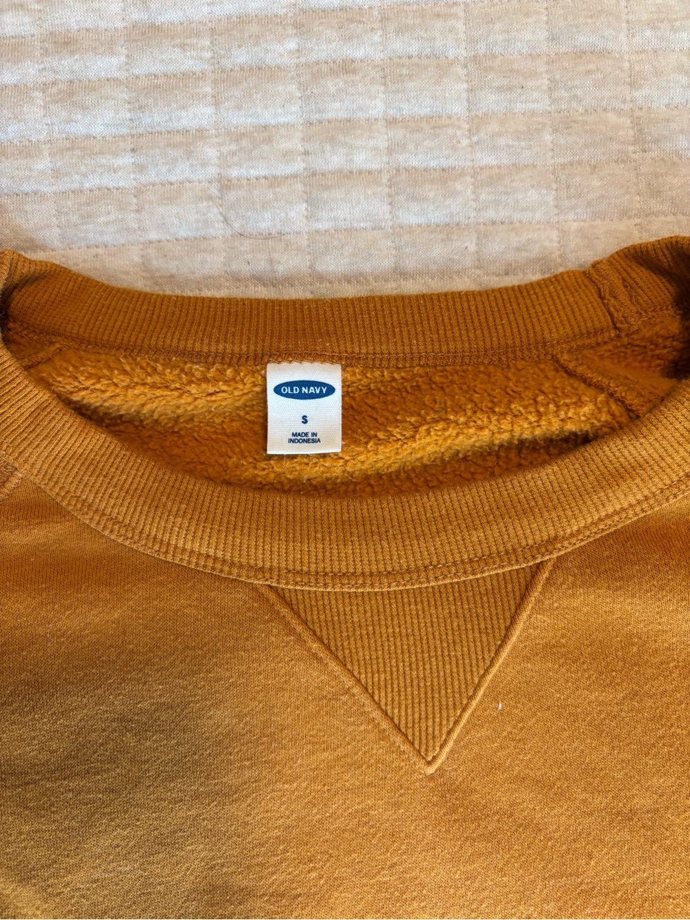 Old Navy Mustard Yellow Raglan Crewneck Sweatshirt - Women’s Size Small - Picture 3 of 4